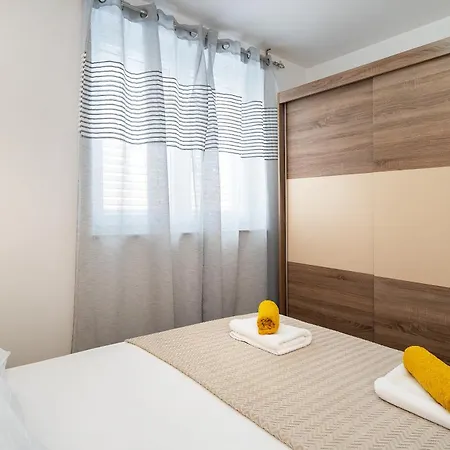 Apartamento Damir With Balcony In Quiet Area *