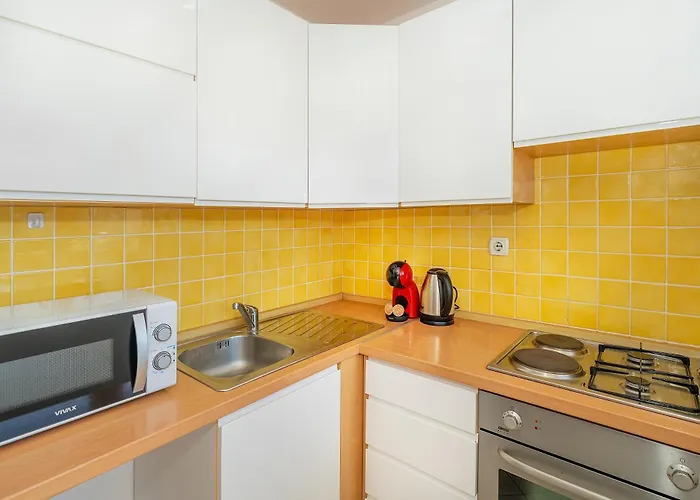 Apartmán Damir With Balcony In Quiet Area *
